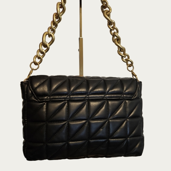 CLASSIC Contemporary Quilted Chain Shoulder Bag EUC, Faux LEATHER - Picture 4 of 16